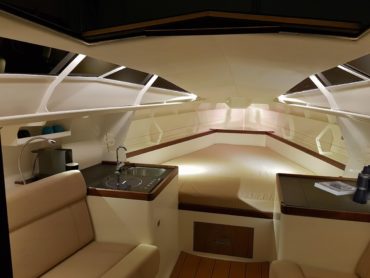 `Speedlounger cabin